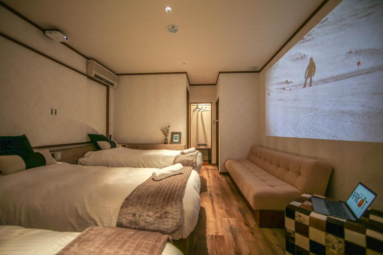 Apricot Pension Hakuba Exterior foto